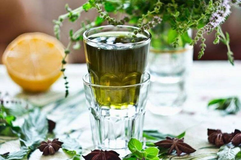 de quoi est faite la liqueur de menthe