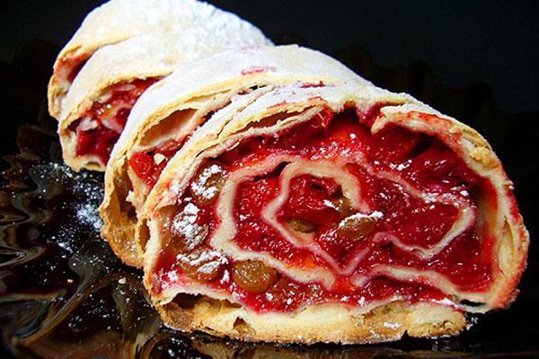 strudel de cuajada de cereza