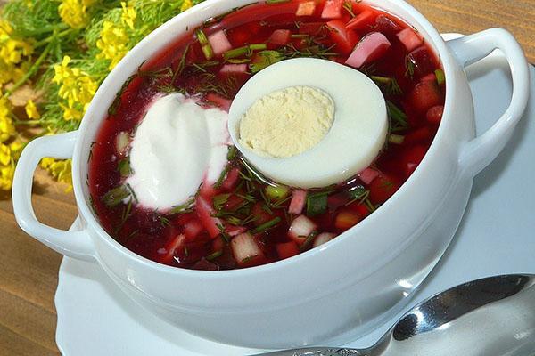 servir la soupe infusée à table