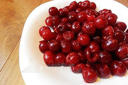 préparer les cerises pour la tarte