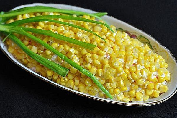 ensalada de maíz navideña