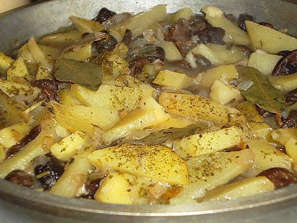 estofado de patatas con champiñones