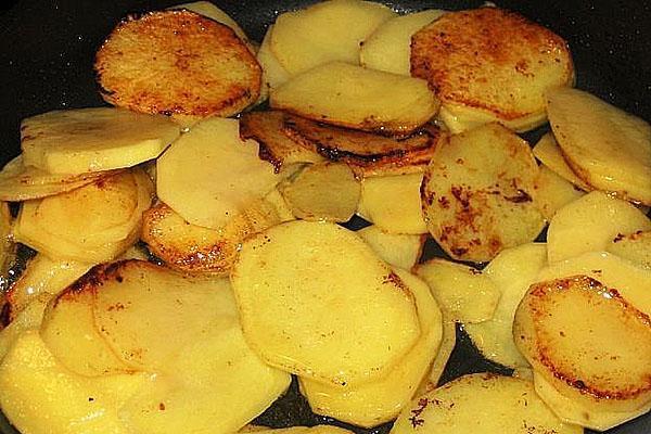 freír las patatas