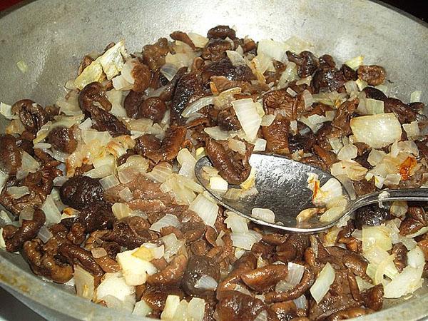 freír champiñones con patatas