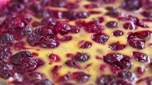 Clafoutis delicados con cereza