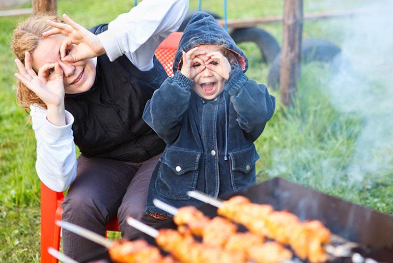 freír un delicioso shish kebab