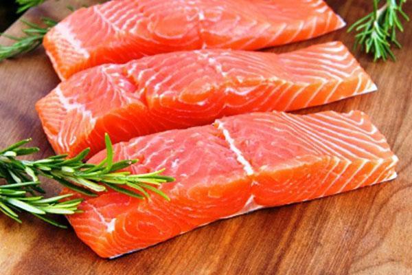 faire bouillir les filets de poisson rouge