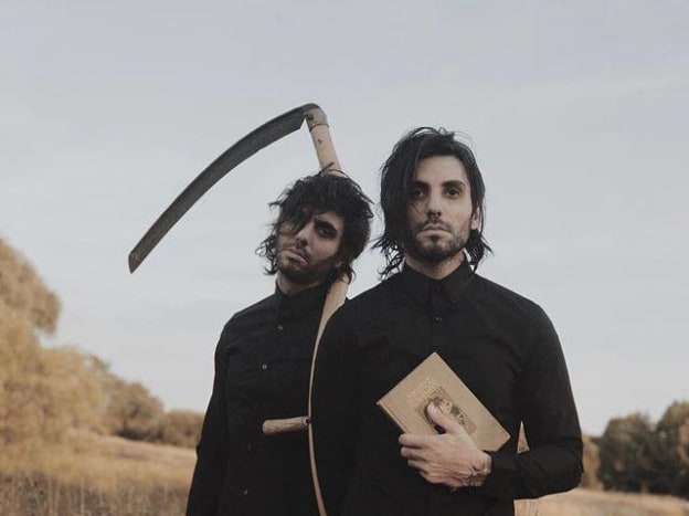 Ryan und Matthew Murray - Zwillingsbrüder und Tätowierer, die auf dem Oddities Flohmarkt Tinte niederlegen werden. Kommen direkt von Black Veil Tattoo aus Beverly, MA.