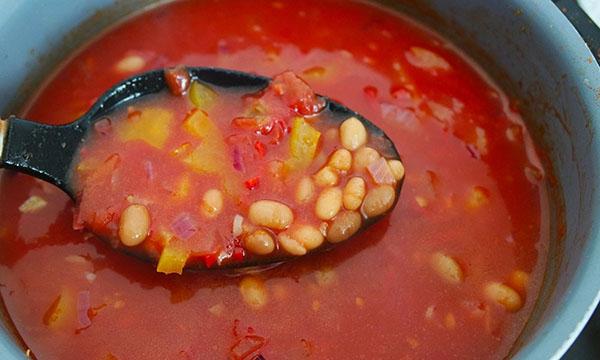 soupe de haricots aux tomates