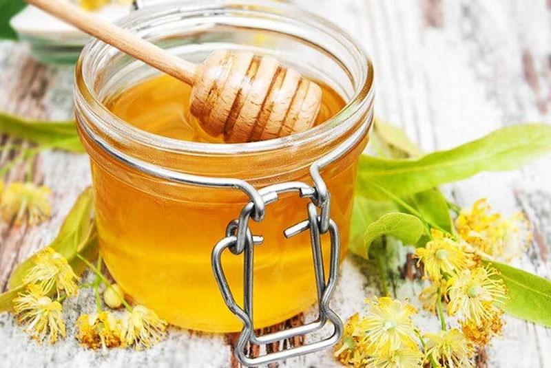 hydromel à base de miel, d'alcool et de tilleul