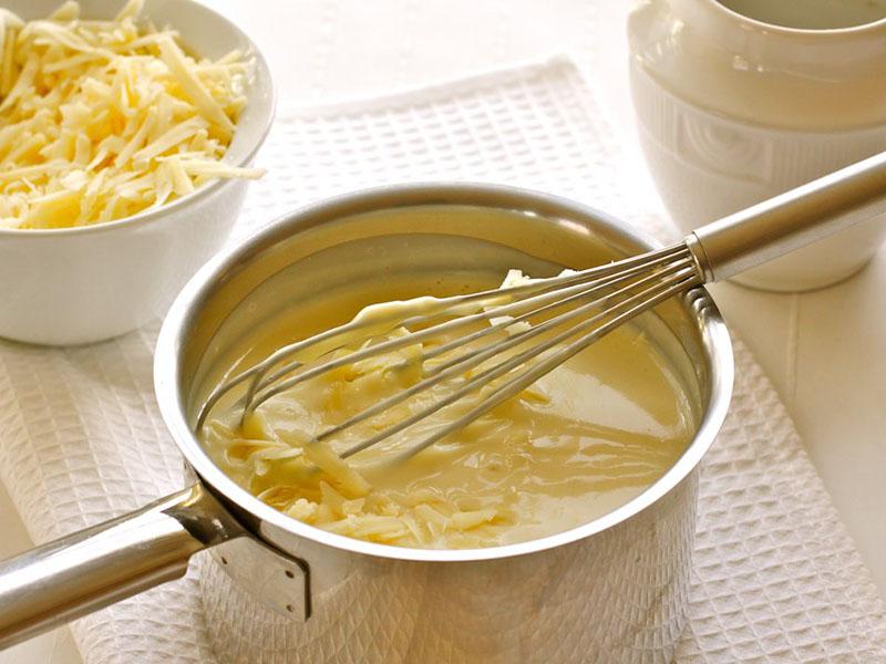 faire de la sauce béchamel
