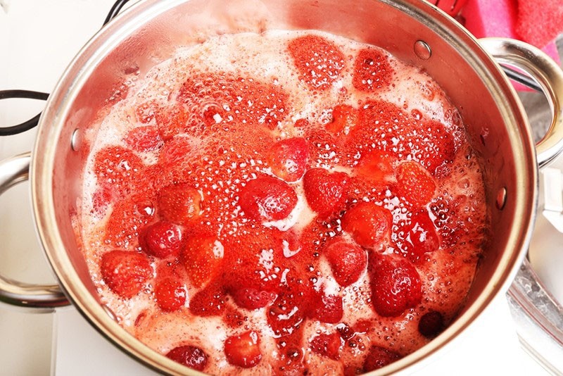 faire bouillir la confiture de fraise