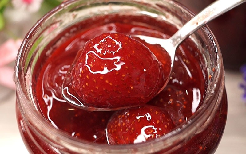 receta de mermelada de fresa espesa de bayas enteras