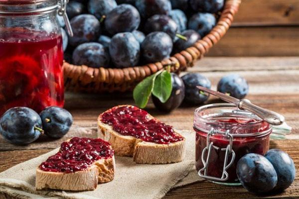 postre aromático - mermelada de ciruela