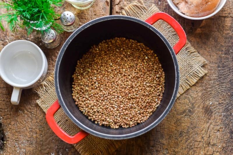 mettre le sarrasin dans une casserole