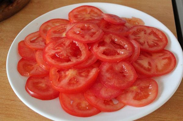 hacher les tomates