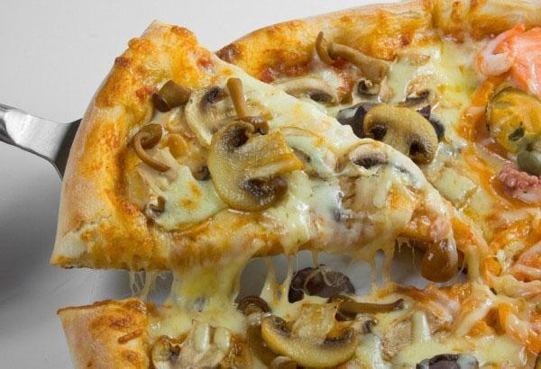 Pizza aux champignons