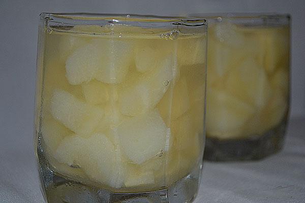 tremper les croûtes dans de l'eau salée