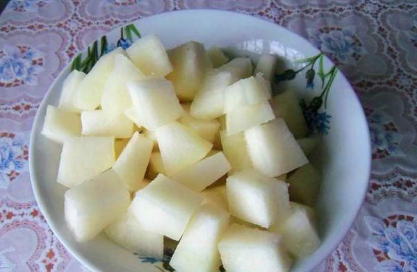 picar calabacín y melón