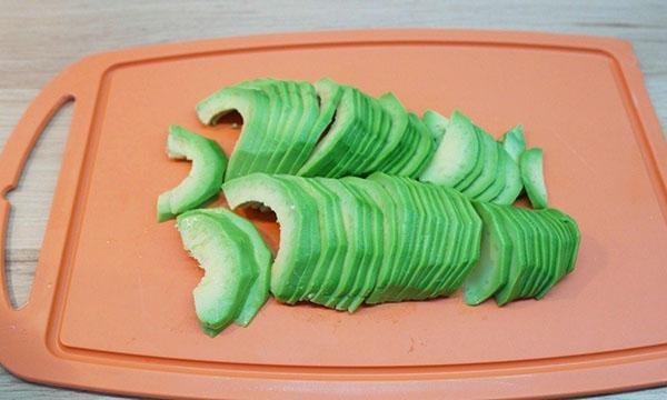 tranche d'avocat pelée