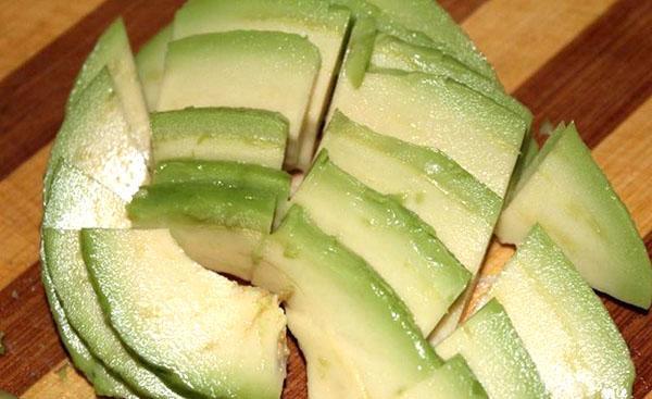 hacher l'avocat