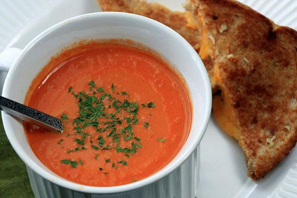 sopa de puré de papa con queso