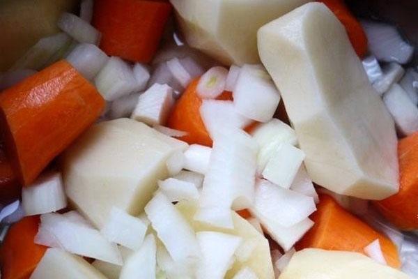 préparer et faire bouillir les légumes