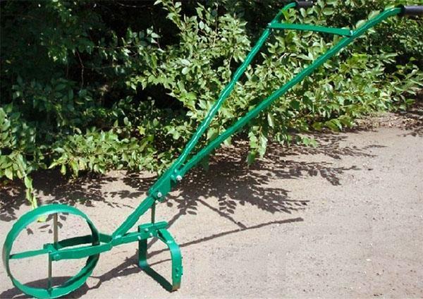 ouvrier agricole cultivateur