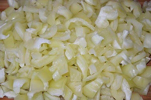picar la cebolla y el pimiento