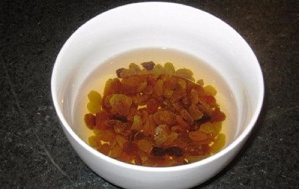 faire tremper les raisins secs