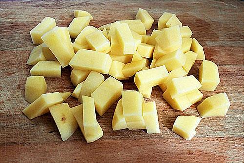 patatas cortadas en cubitos