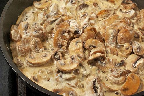 pommes de terre sautées aux champignons et crème sure