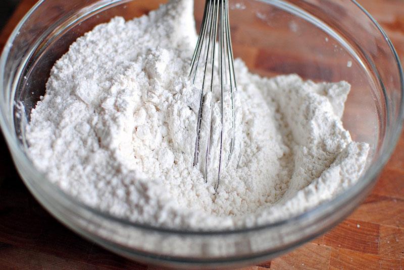 mezclar ingredientes secos