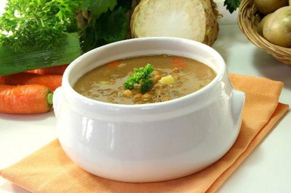 sopa con lentejas y patatas
