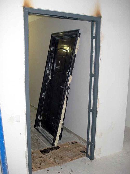 auto-assemblage de la porte d'entrée