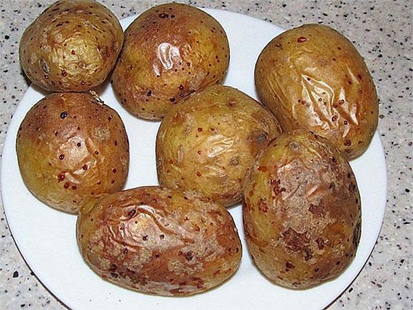 pelar patatas al horno