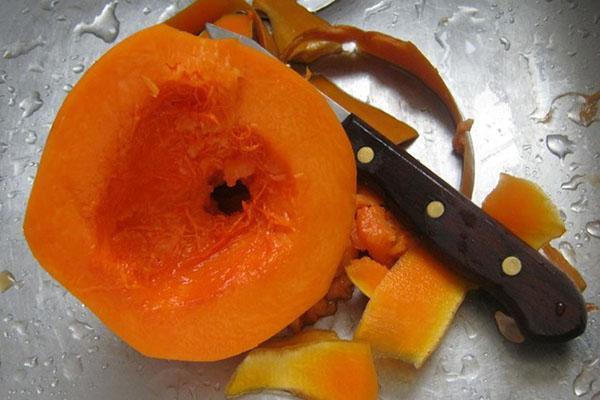 pelando calabaza