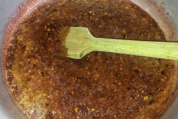 agregue azúcar y cocine