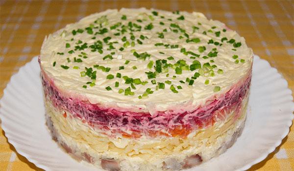 ensalada de hojaldre con arenque
