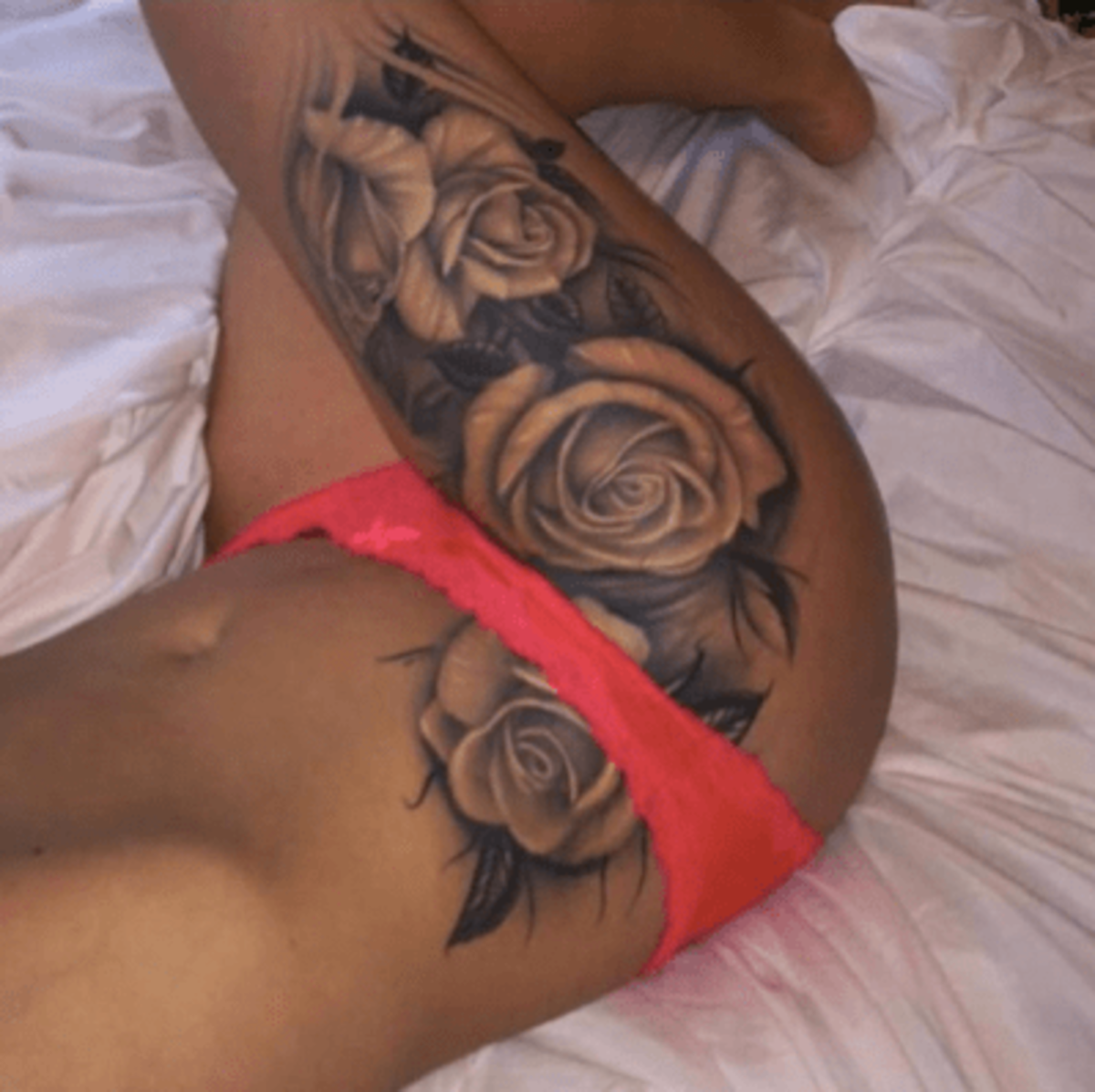 Rosen-Seiten-Tattoo-2