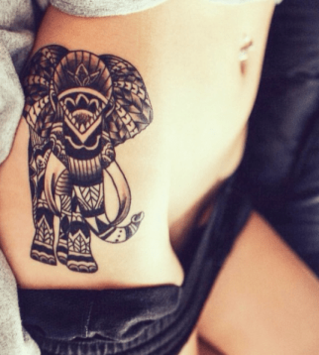 Elefanten-Seiten-Tattoo