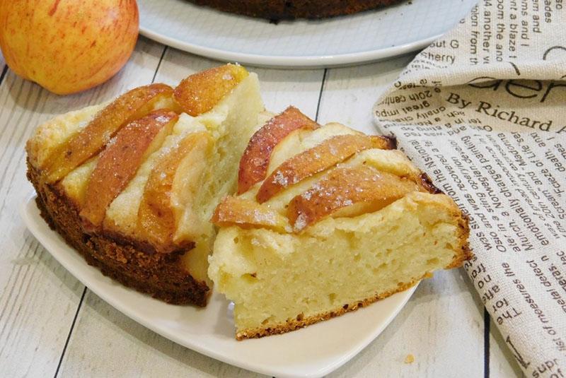 charlotte aux pommes sur pâte de caillé