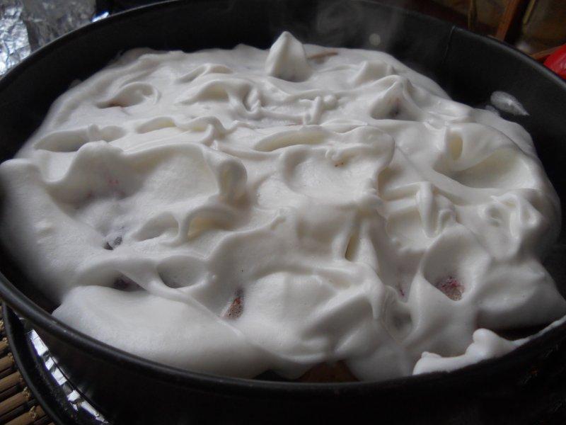 recouvrir la tarte de meringue