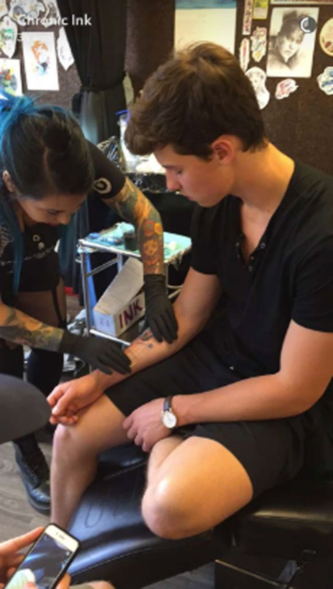 Shawn Mendes Gitarre Tattoo3