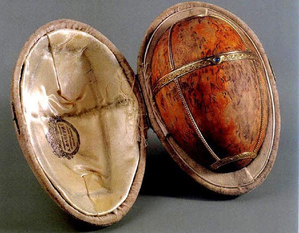 Huevo de Fabergé de abedul de Carelia