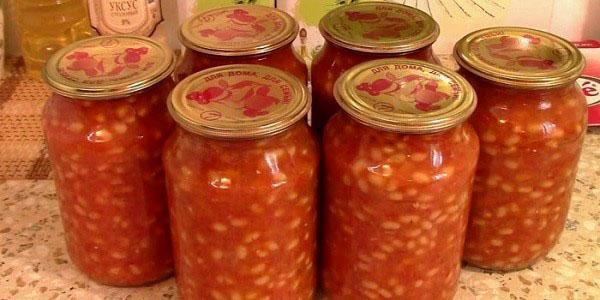 frijoles en salsa de tomate