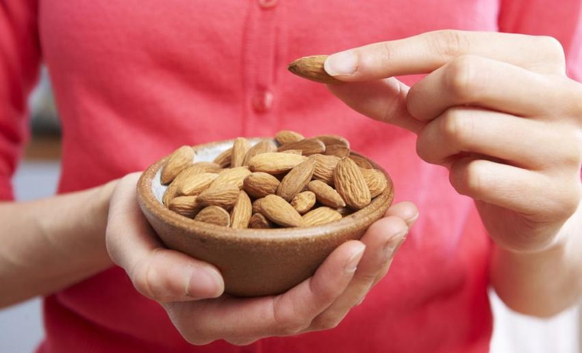 cuántas almendras puedes comer al día