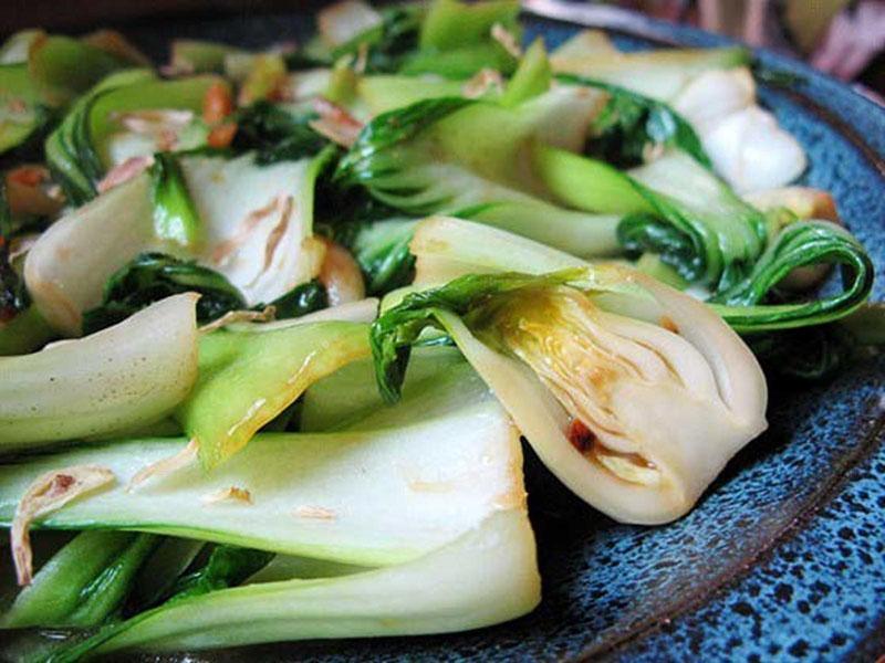 pak choy y ensalada de jengibre