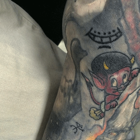 Dieses eine Bild wird mehr Leute auf deine Seite locken. Wenn es also ein verschwommenes Foto (wie dieses) ist, spielt es keine Rolle, wie gut das Tattoo ist, die Leute werden sich nicht dafür interessieren .