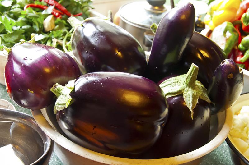 Avantages et inconvénients de l'aubergine noir beau